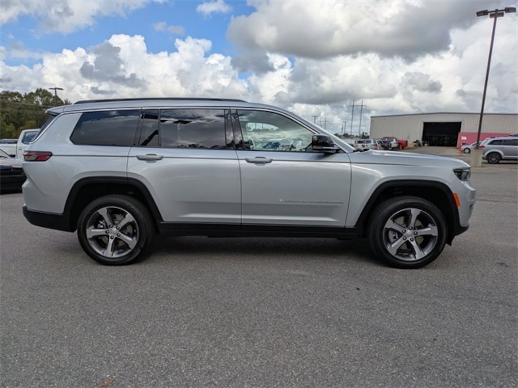 New 2025 Jeep Grand Cherokee L LIMITED 4X4 Sport Utility