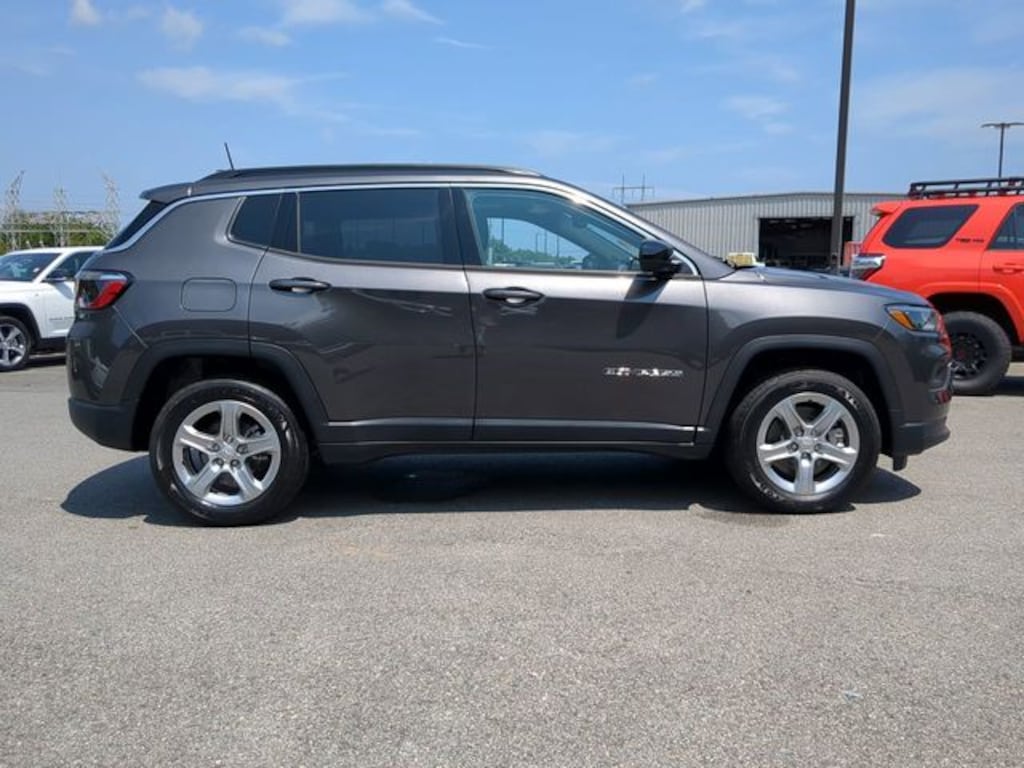 New 2023 Jeep Compass LATITUDE 4X4 Sport Utility