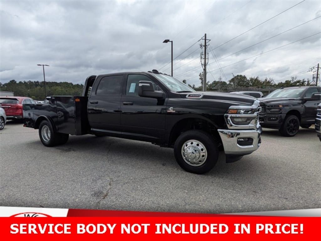 New 2025 Ram 3500 Chassis Cab 3500 TRADESMAN CREW CAB CHASSIS 4X4 60' CA Pickup
