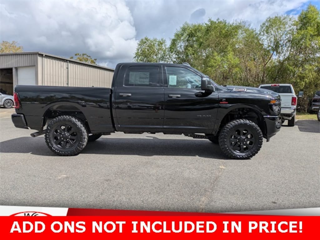 New 2025 Ram 2500 BIG HORN CREW CAB 4X4 6'4 BOX Pickup