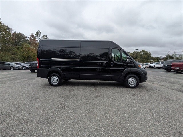 2026 Ram ProMaster 2500 Cargo Van photo 3