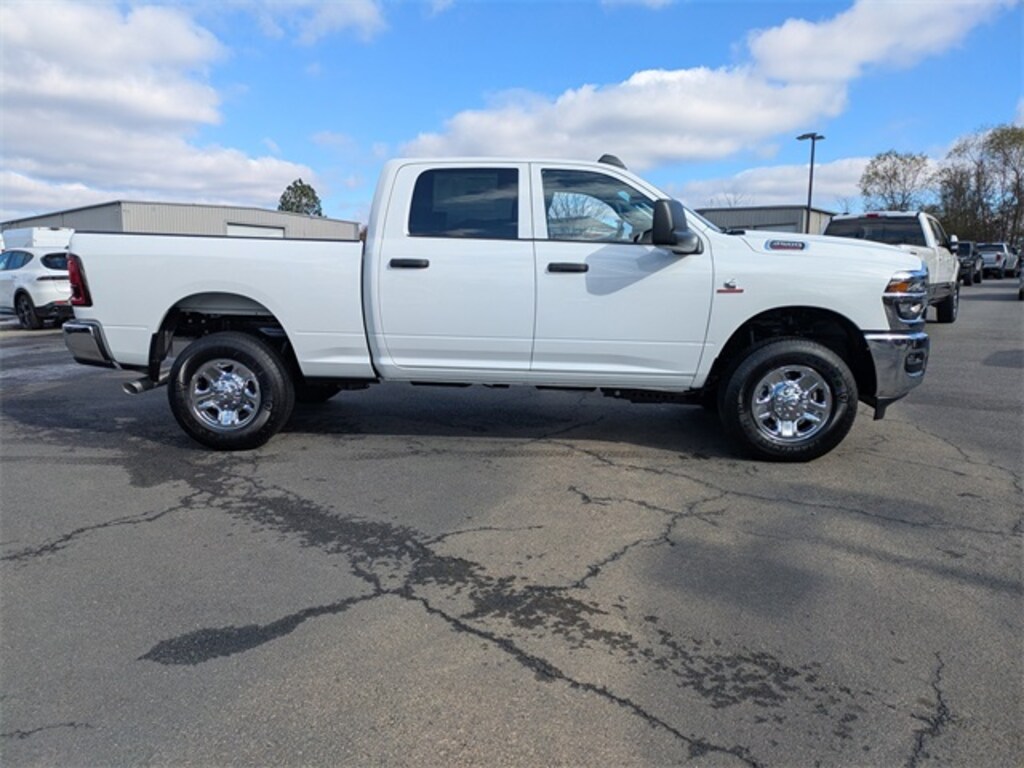 New 2026 Ram 2500 TRADESMAN CREW CAB 4X4 6'4 BOX Pickup