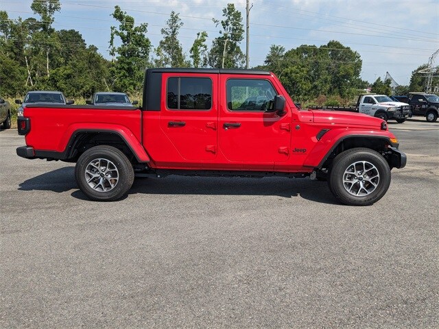 2024 Jeep Gladiator Sport S photo 3
