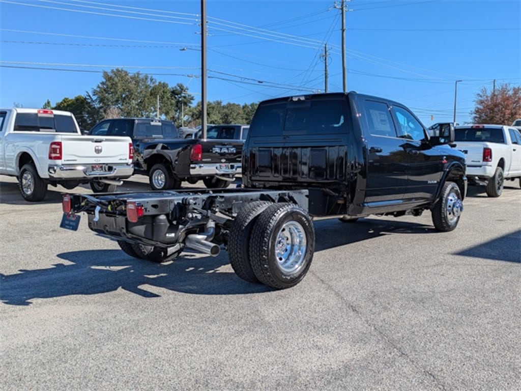 New 2026 Ram 3500 Chassis Cab 3500 BIG HORN CREW CAB CHASSIS 4X4 60' CA Pickup