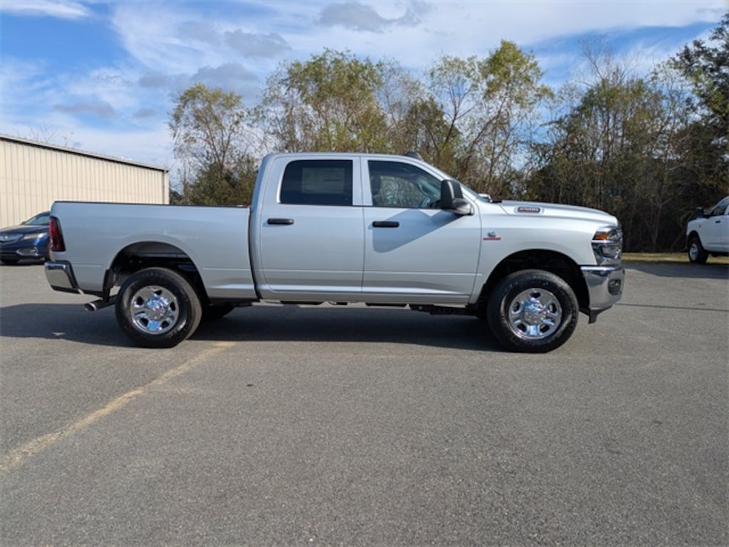 New 2026 Ram 2500 TRADESMAN CREW CAB 4X4 6'4 BOX Pickup