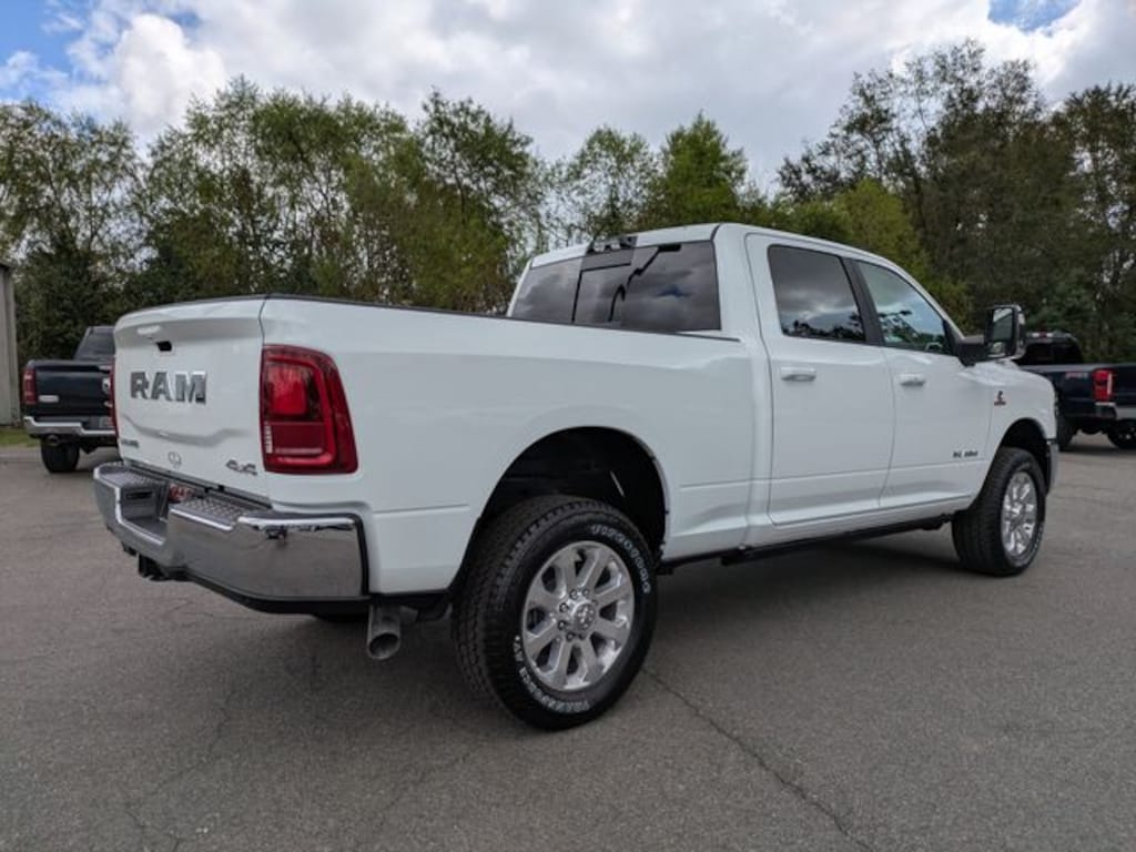 New 2026 Ram 2500 LARAMIE CREW CAB 4X4 6'4 BOX Pickup
