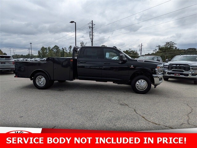 2025 Ram 3500 Tradesman photo 2