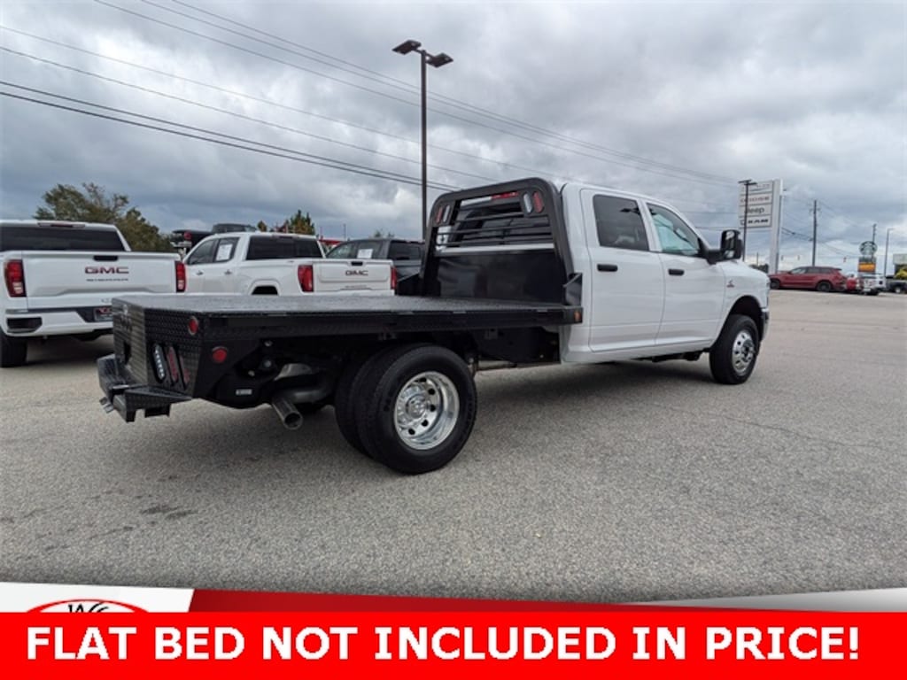 New 2025 Ram 3500 Chassis Cab 3500 TRADESMAN CREW CAB CHASSIS 4X4 60' CA Pickup