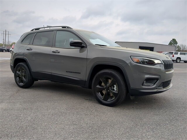 2023 Jeep Cherokee Altitude Lux photo 2