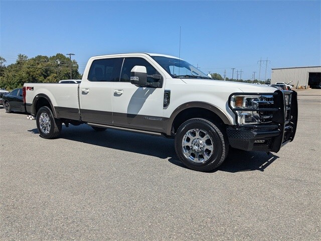 2021 Ford F-350 Lariat photo 2