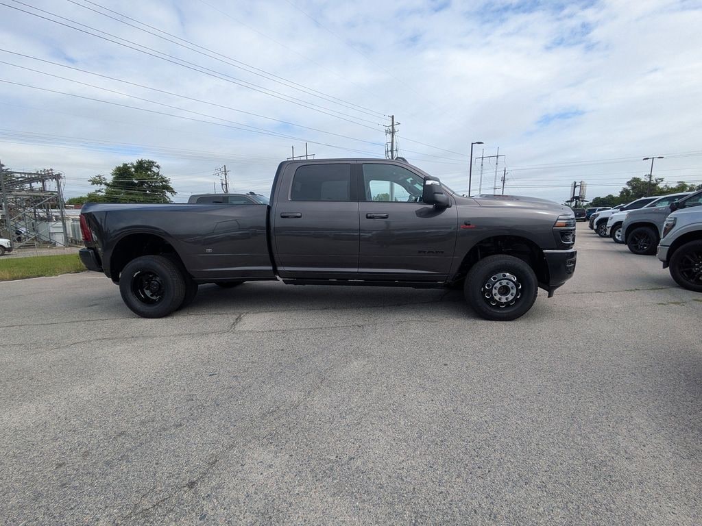 New 2026 Ram 3500 LARAMIE CREW CAB 4X4 8' BOX Pickup