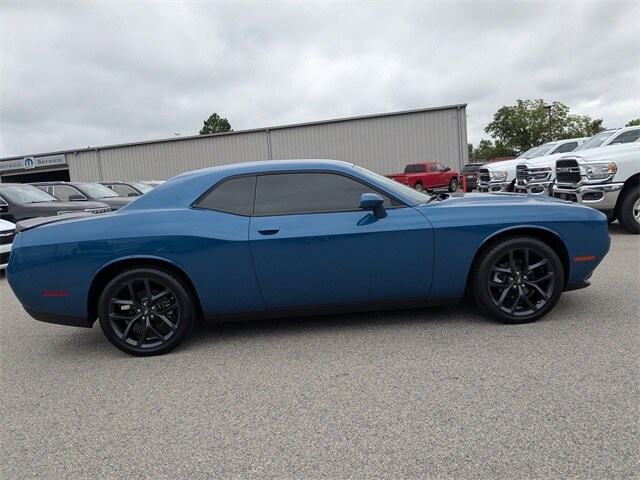 2023 Dodge Challenger SXT photo 2