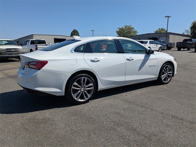 2024 Chevrolet Malibu Premier 2LT photo 4