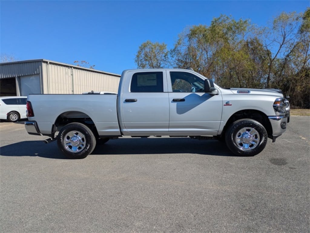 New 2026 Ram 2500 TRADESMAN CREW CAB 4X4 6'4 BOX Pickup