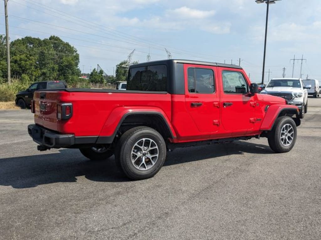 New 2024 Jeep Gladiator SPORT S 4X4 Pickup