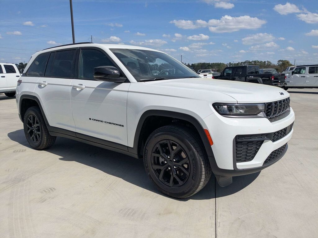 New 2026 Jeep Grand Cherokee Altitude 4x4 Sport Utility