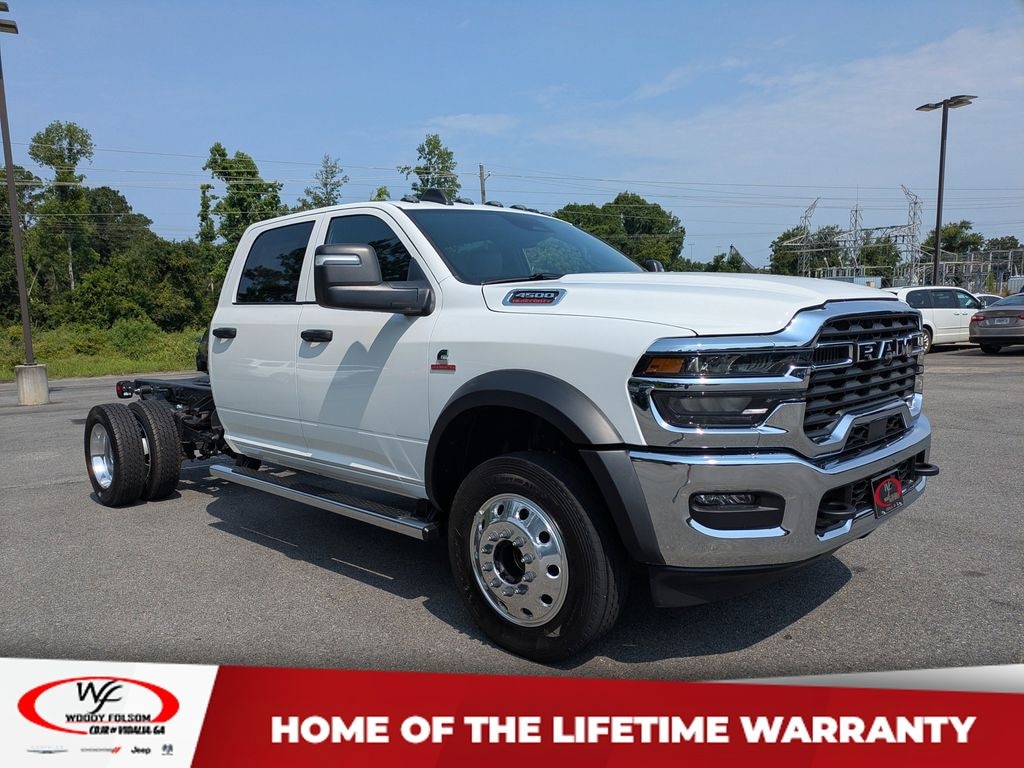 New 2026 Ram 4500 Chassis Cab TRADESMAN CREW 4X4 60' CA Pickup