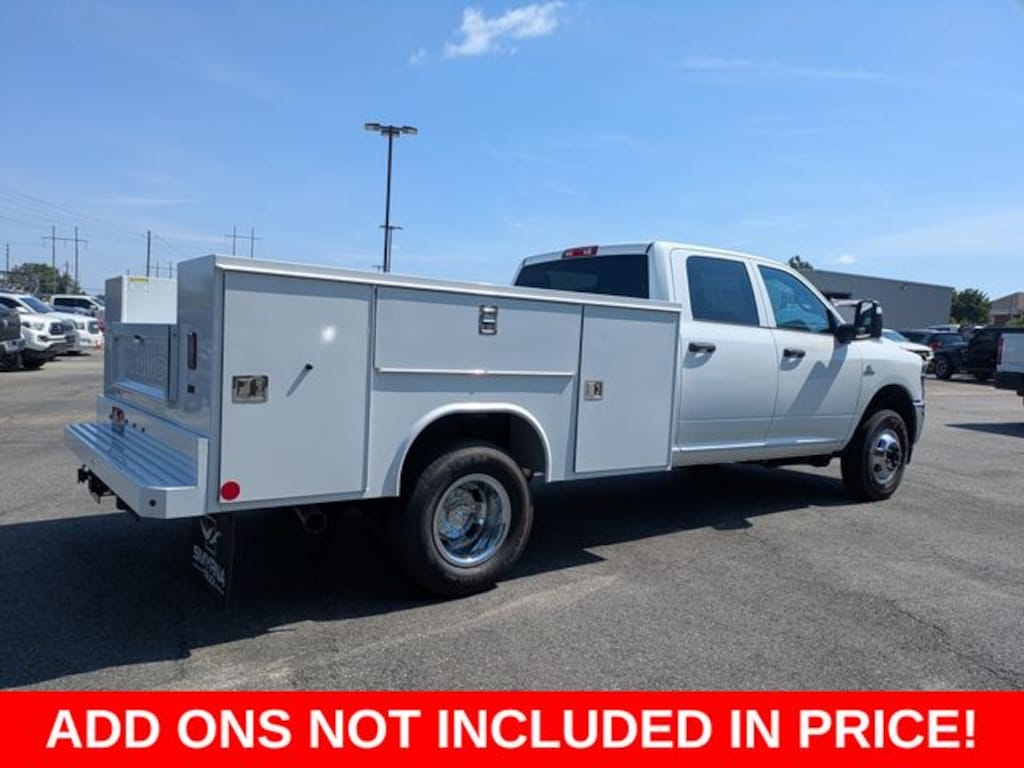 New 2026 Ram 3500 Chassis Cab TRADESMAN CREW 4X4 60' CA Pickup