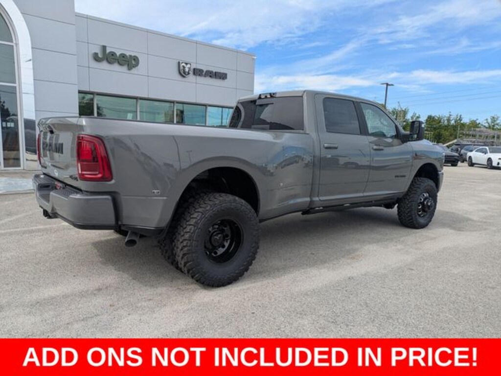 New 2026 Ram 3500 LARAMIE CREW CAB 4X4 8' BOX Pickup