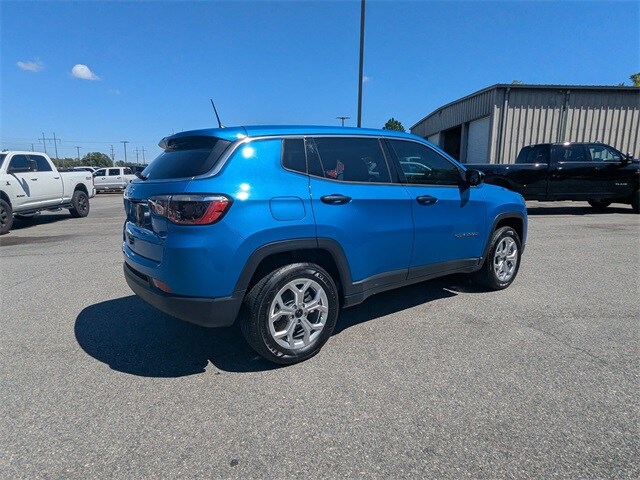2025 Jeep Compass Sport photo 3