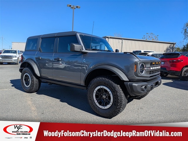 2023 Ford Bronco 4-Door Black Diamond's photo