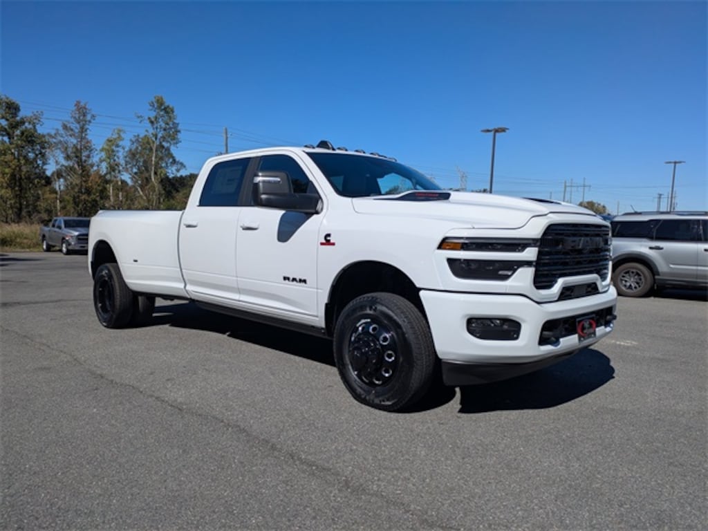 New 2026 Ram 3500 LARAMIE CREW CAB 4X4 8' BOX Pickup