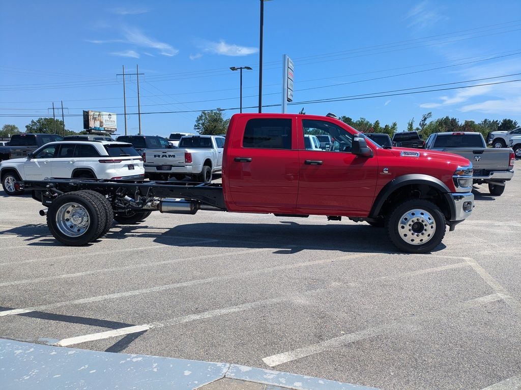 New 2026 Ram 4500 Chassis Cab TRADESMAN CREW 4X4 84' CA Pickup