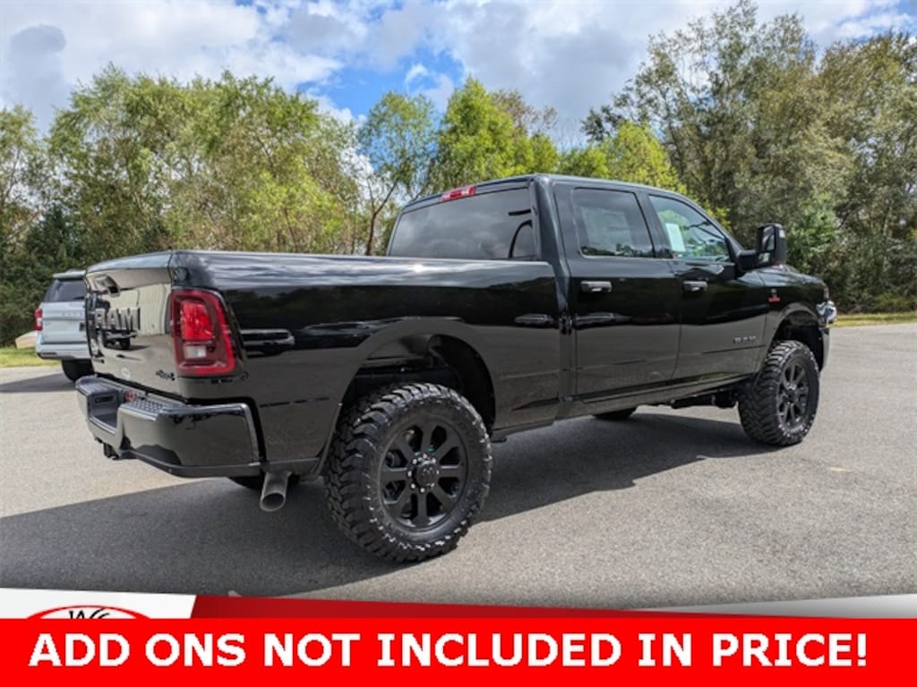 New 2025 Ram 2500 BIG HORN CREW CAB 4X4 6'4 BOX Pickup