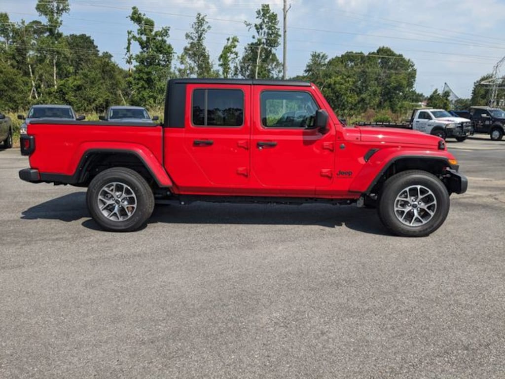 New 2024 Jeep Gladiator SPORT S 4X4 Pickup