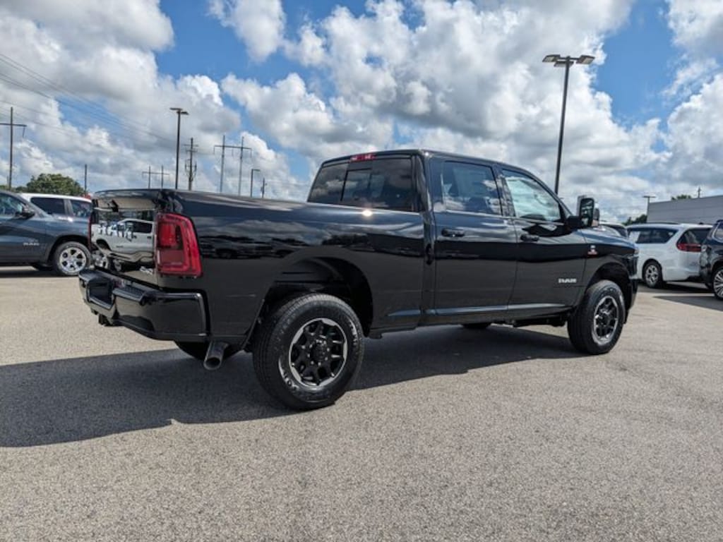 New 2025 Ram 2500 LARAMIE CREW CAB 4X4 6'4 BOX Pickup