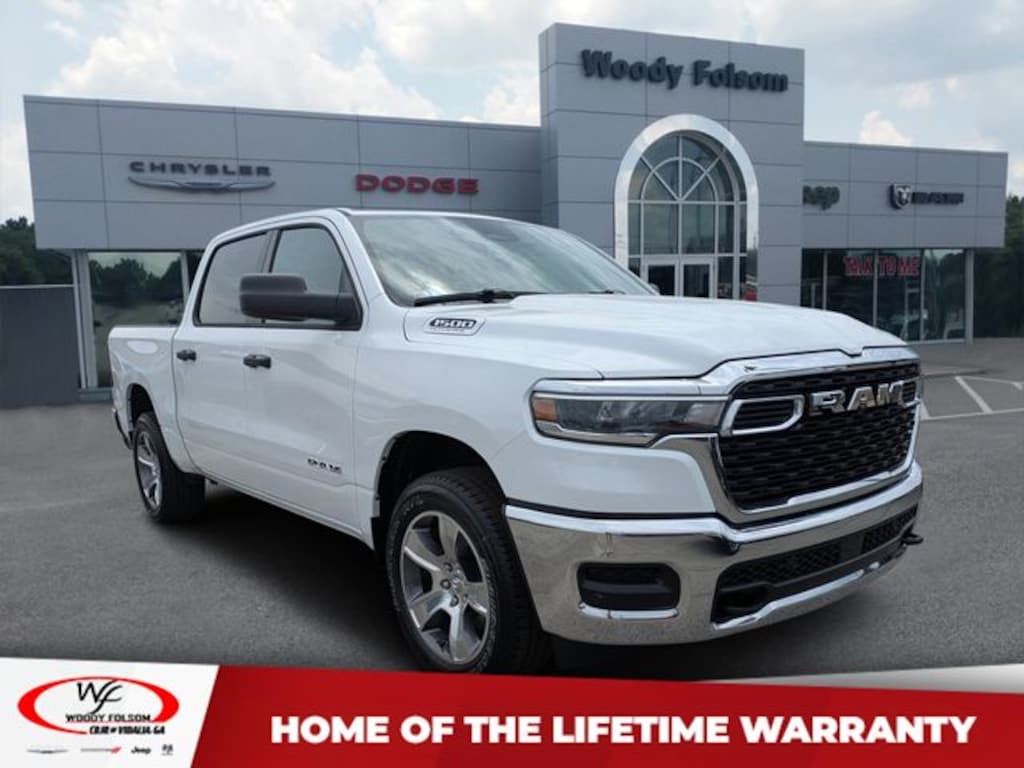 New 2026 Ram 1500 TRADESMAN CREW CAB 4X4 5'7 BOX Pickup