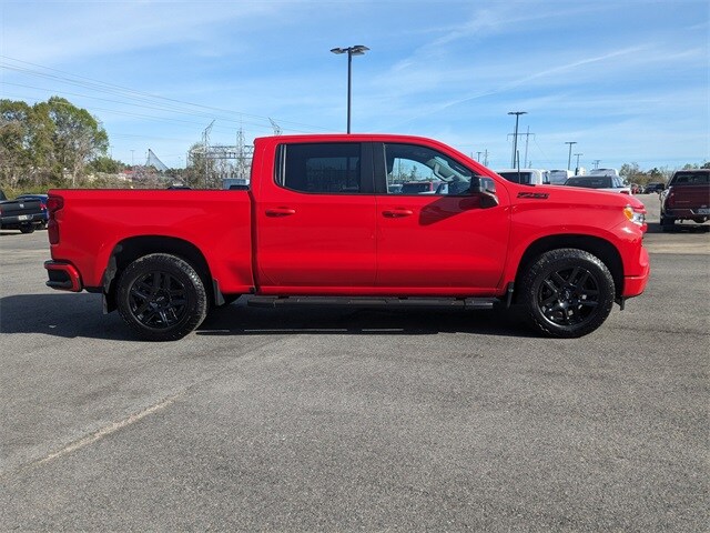 2023 Chevrolet Silverado 1500 RST photo 3