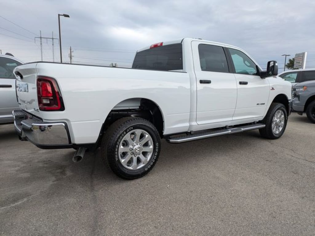 New 2026 Ram 2500 BIG HORN CREW CAB 4X4 6'4 BOX Pickup