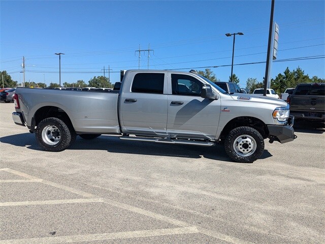 2024 Ram 3500 Tradesman photo 3