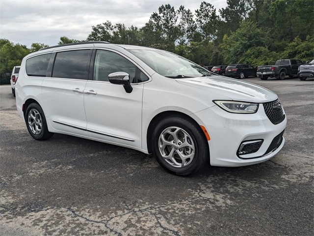 Used 2023 Chrysler Pacifica Limited with VIN 2C4RC1GG9PR533293 for sale in Vidalia, GA