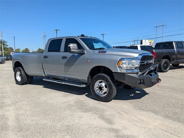 2024 Ram 3500 Tradesman photo 2