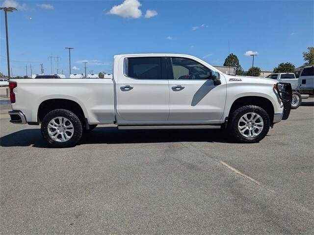 2023 Chevrolet Silverado 1500 LTZ photo 2