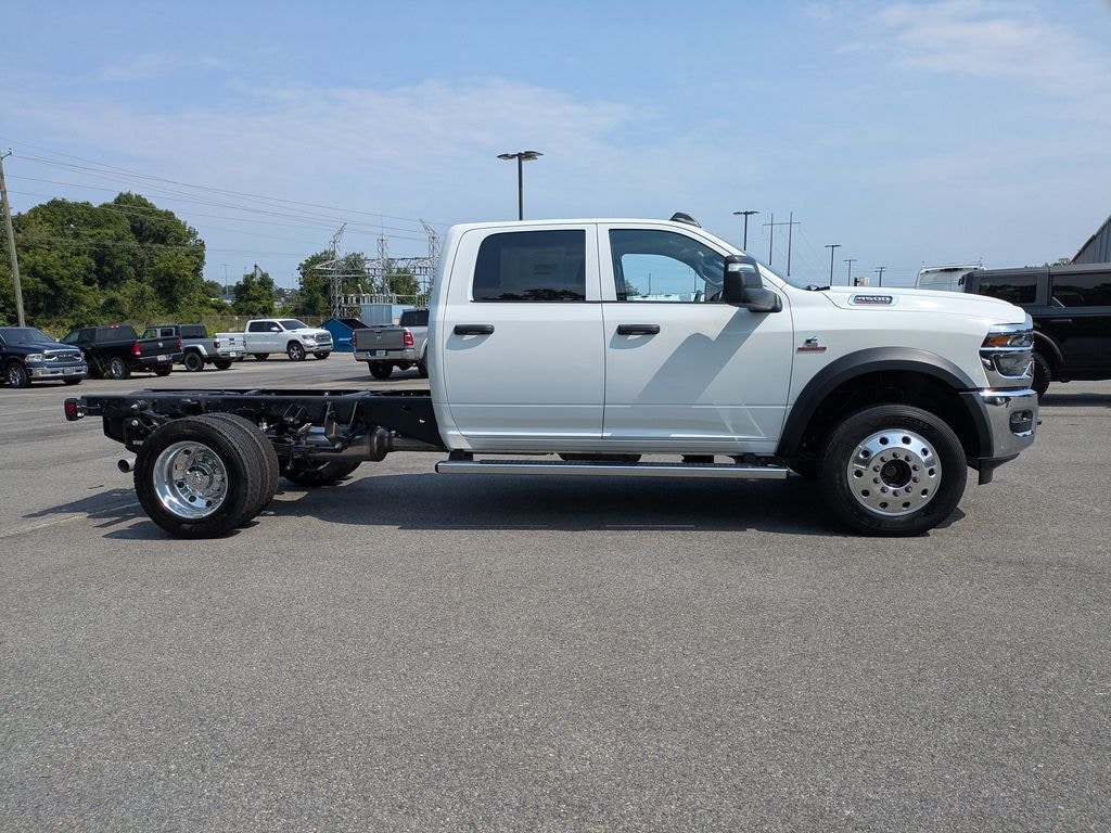 New 2026 Ram 4500 Chassis Cab TRADESMAN CREW 4X4 60' CA Pickup