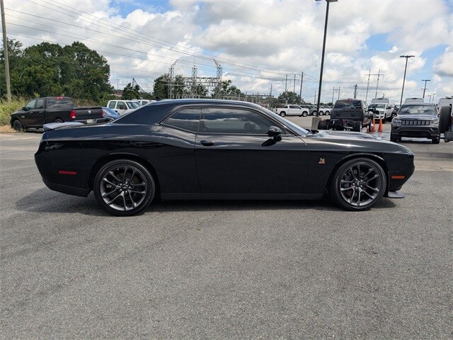 2023 Dodge Challenger R/T Scat Pack photo 3