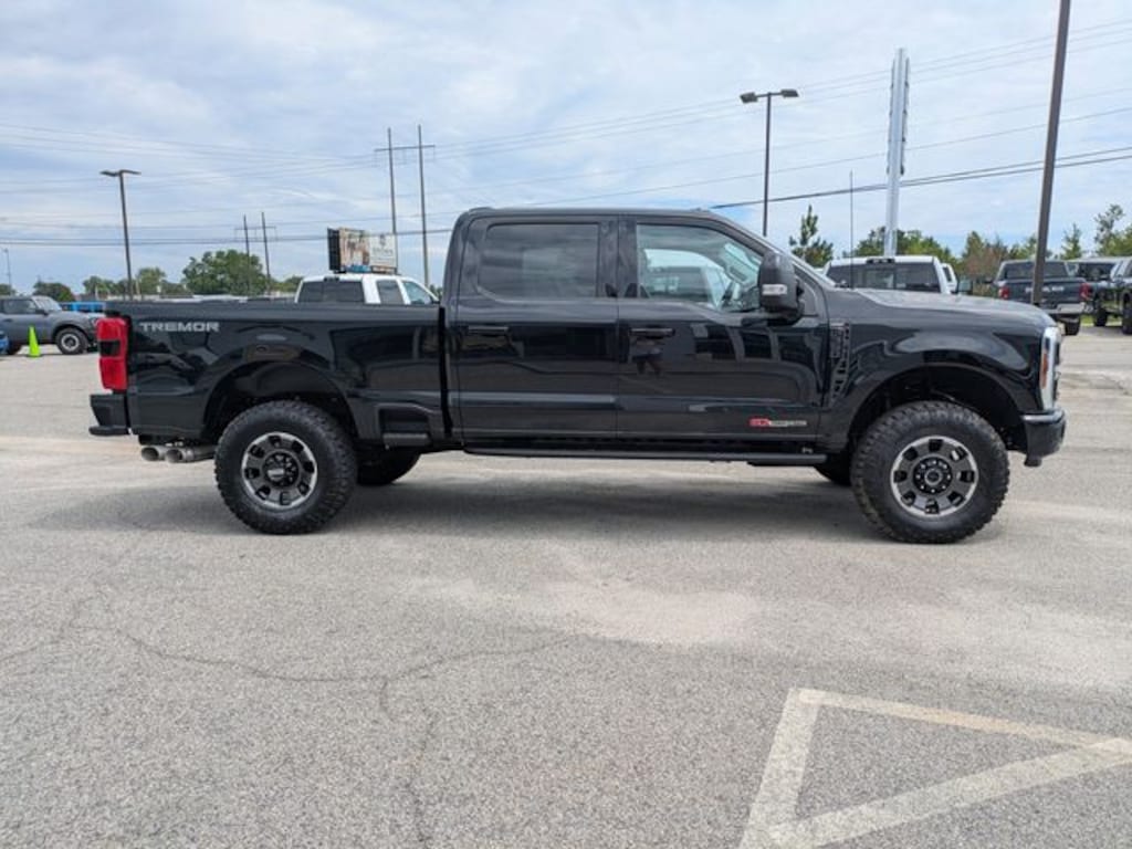 Used 2024 Ford F-350SD Lariat Truck