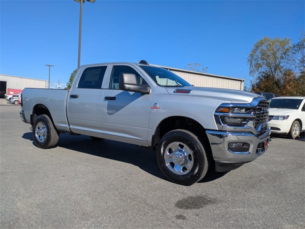 New 2026 Ram 2500 TRADESMAN CREW CAB 4X4 6'4 BOX Pickup