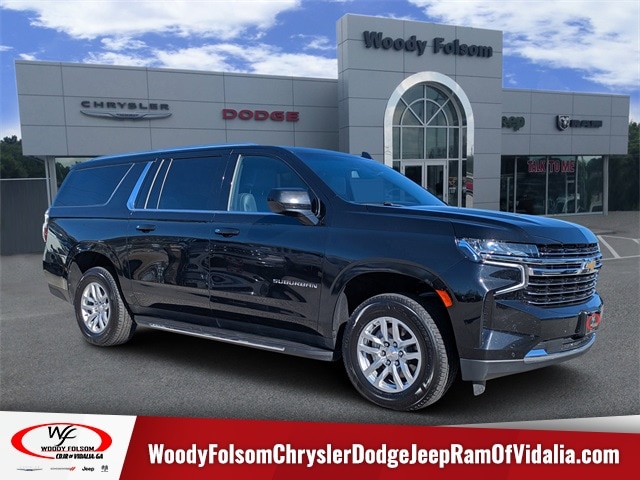 2023 Chevrolet Suburban LT's photo