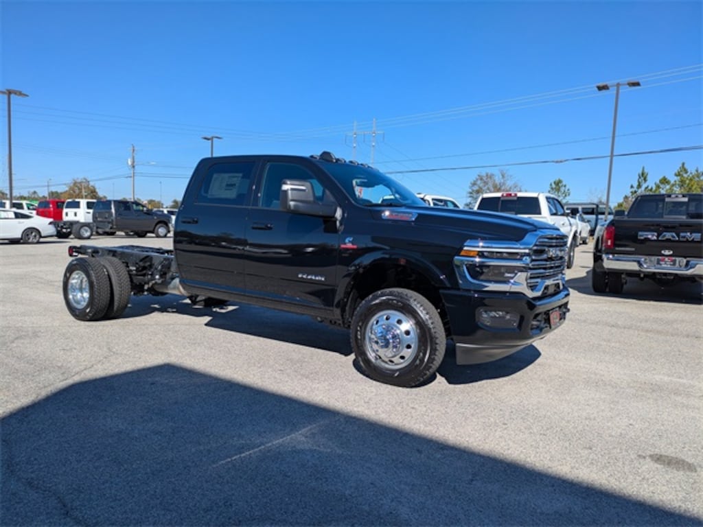 New 2026 Ram 3500 Chassis Cab 3500 BIG HORN CREW CAB CHASSIS 4X4 60' CA Pickup