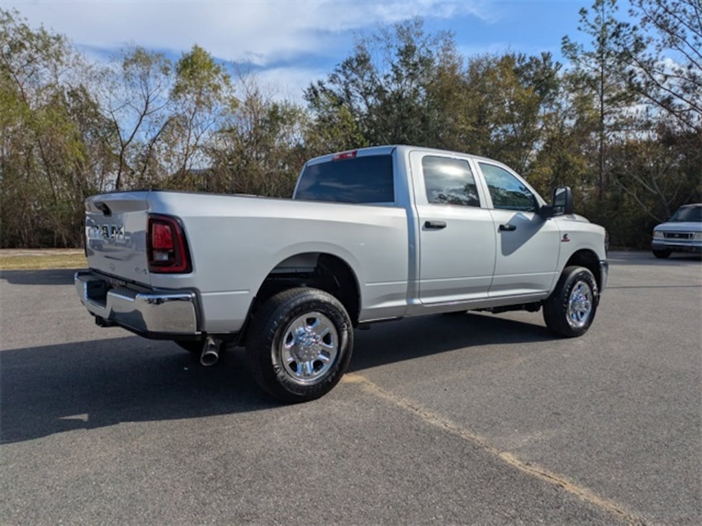 New 2026 Ram 2500 TRADESMAN CREW CAB 4X4 6'4 BOX Pickup