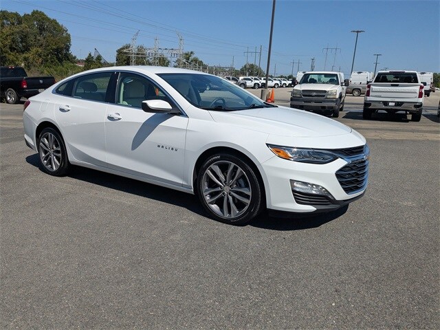 2024 Chevrolet Malibu Premier 2LT photo 2