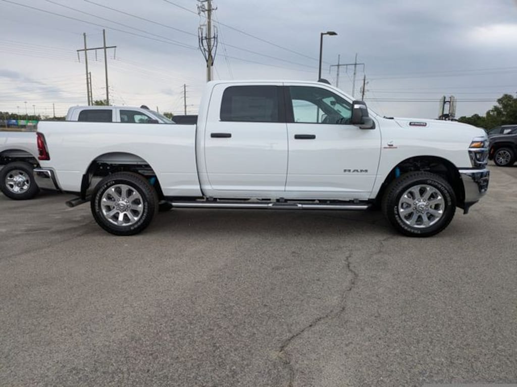 New 2026 Ram 2500 BIG HORN CREW CAB 4X4 6'4 BOX Pickup