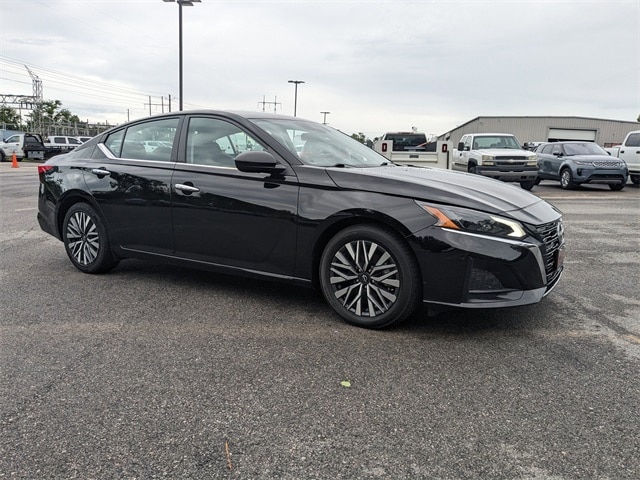 Used 2024 Nissan Altima SV with VIN 1N4BL4DV3RN348295 for sale in Vidalia, GA