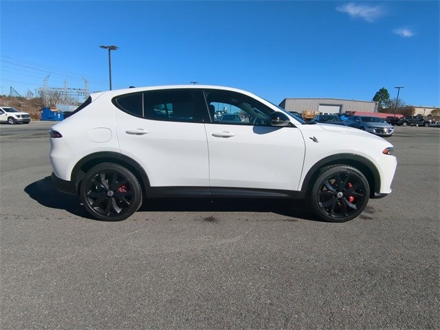 2024 Dodge Hornet R/T Plus photo 2