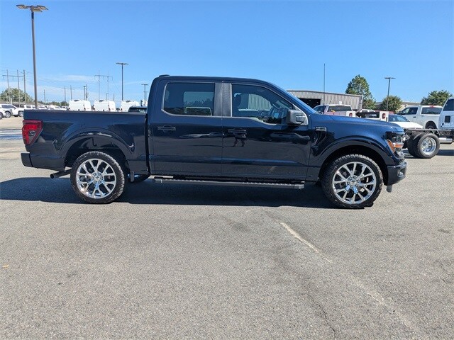 2025 Ford F-150 XLT photo 2