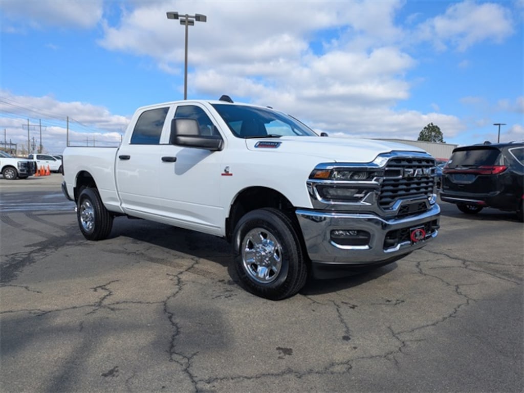 New 2026 Ram 2500 TRADESMAN CREW CAB 4X4 6'4 BOX Pickup